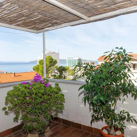 Apartment Jadro - 250 M From *