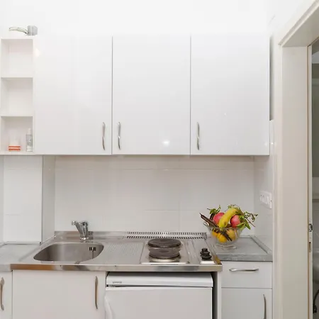 Apartment Jadro - 250 M From