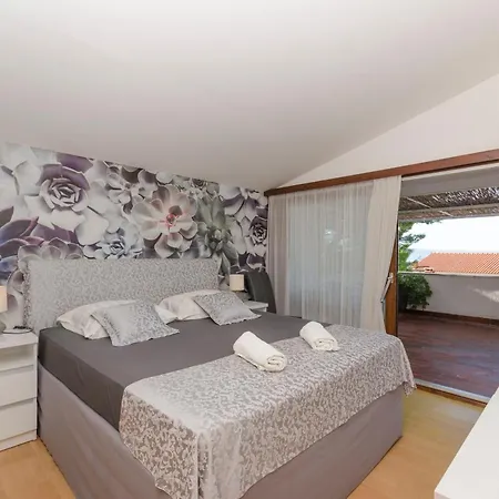Jadro - 250 M From