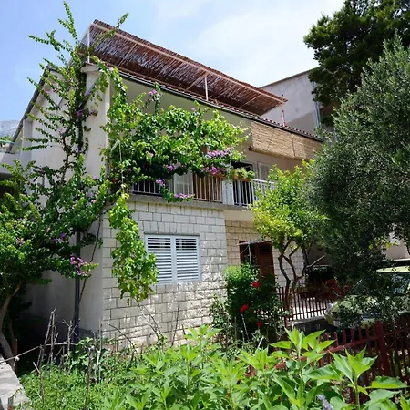 Jadro דירה מאקרסקה